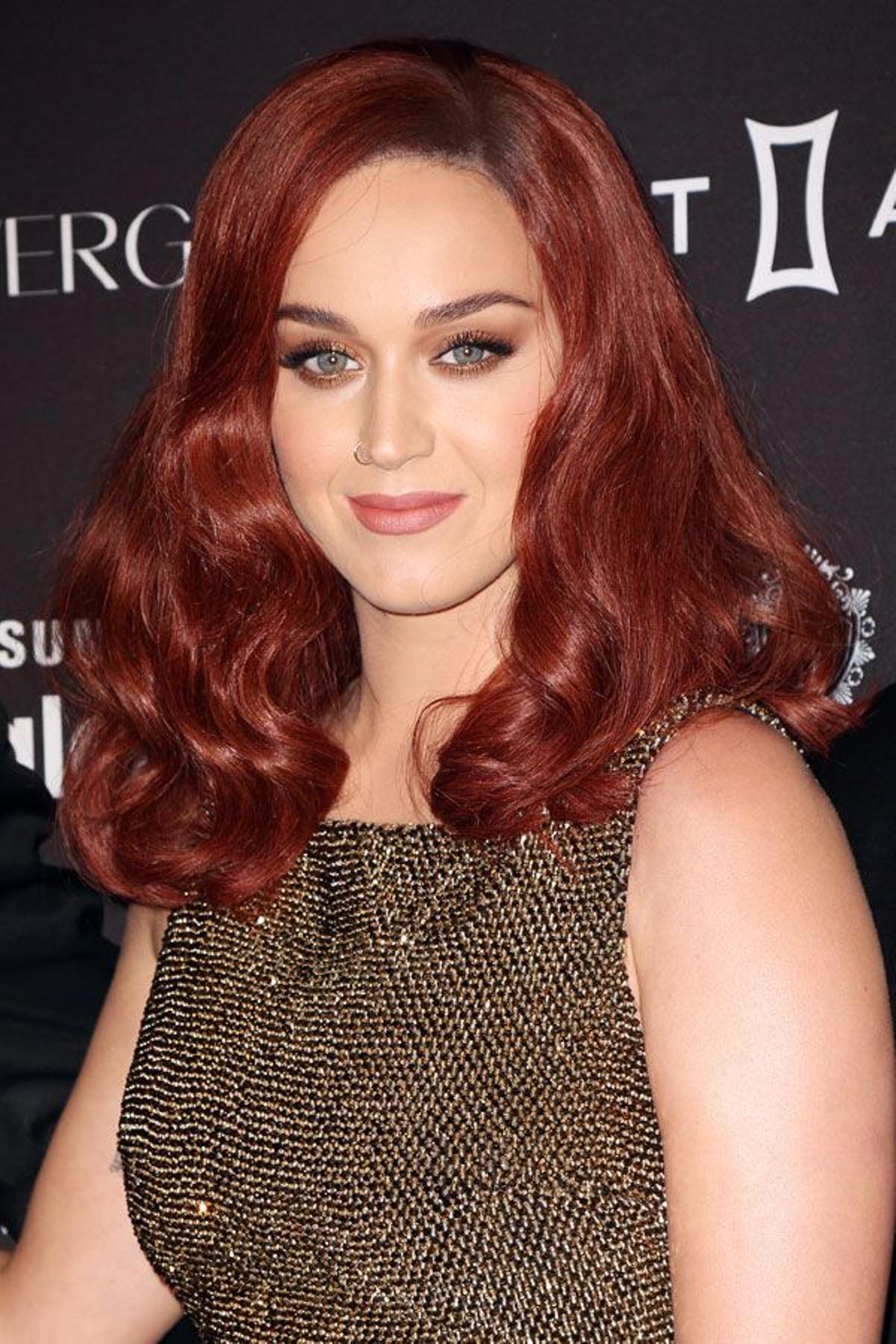 Katy Perry con melena Burgundy