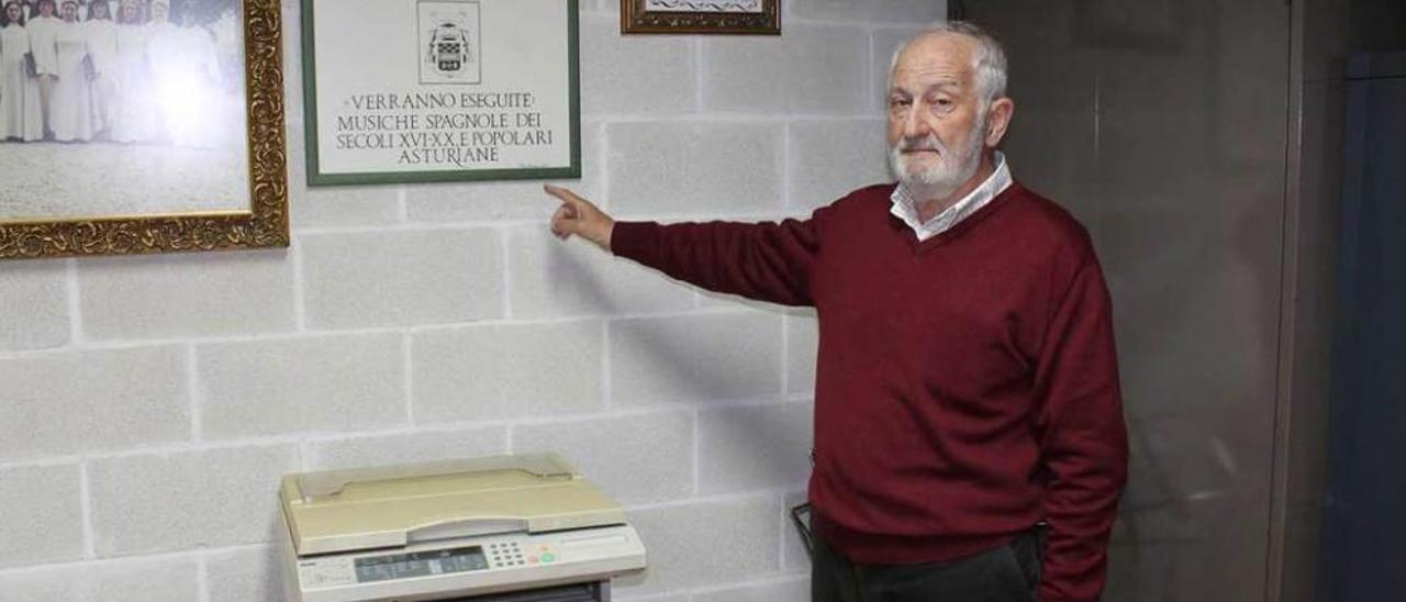 El presidente, José Manuel Fanjul, en las oficinas del colectivo.