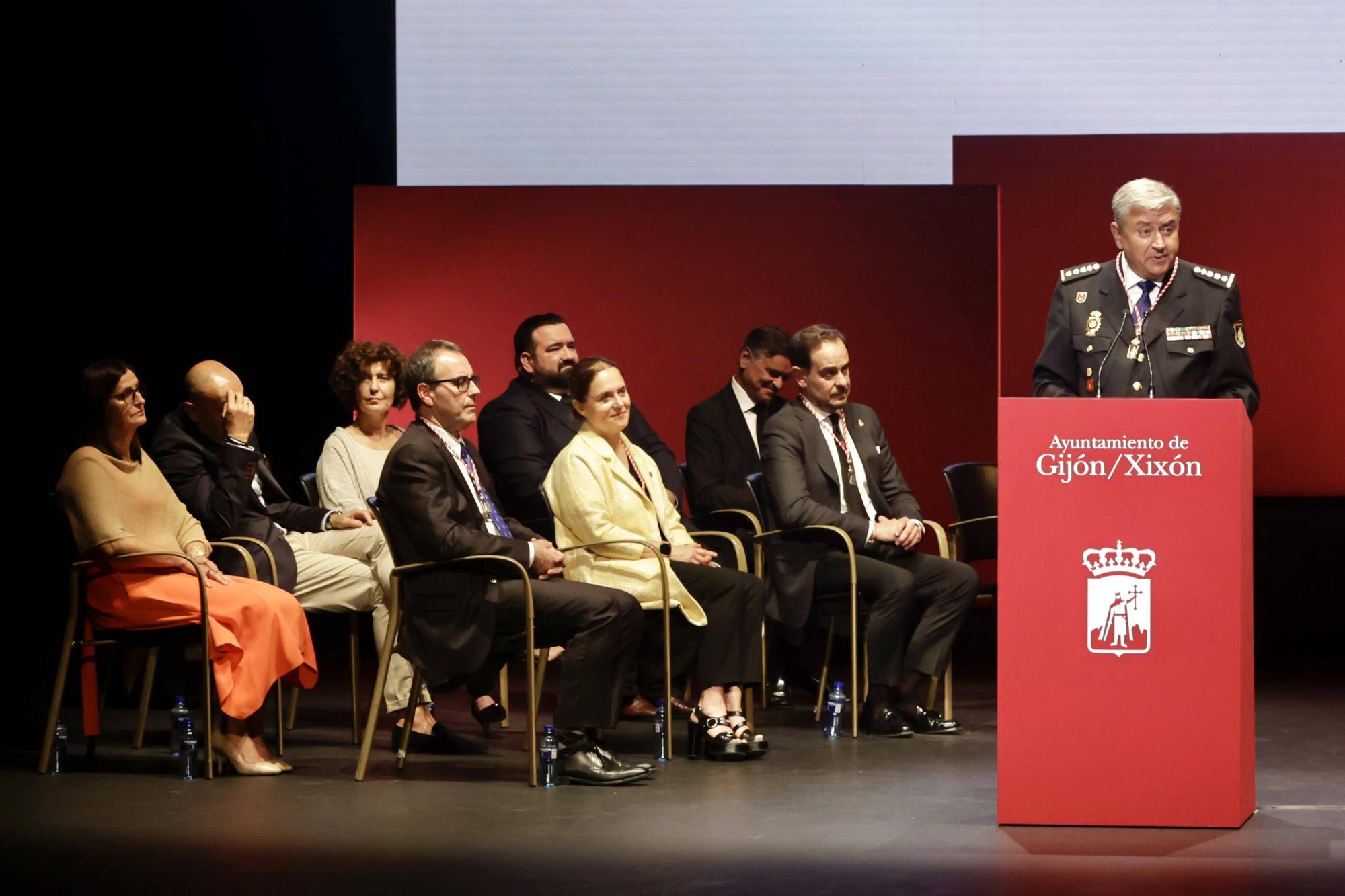 Entrega de las medallas de la ciudad de Gijón