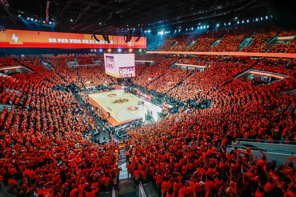 Ambiente de gala en el Roig Arena para recibir al Panathinaikos