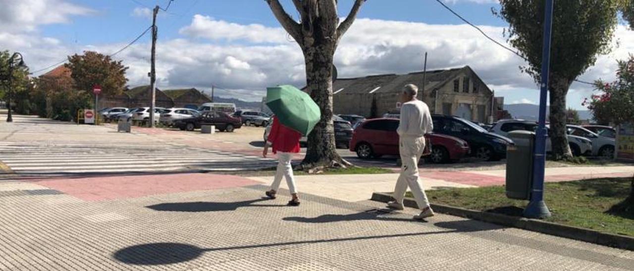 Los paraguas también son para el “veroño”. | G.M.P.