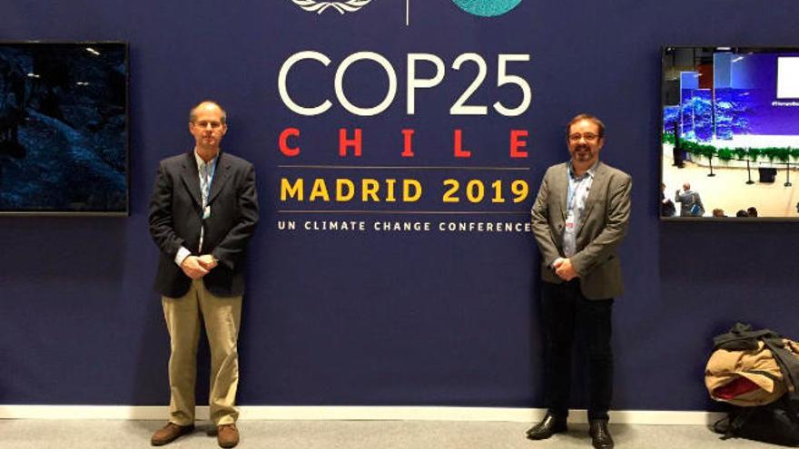 Alonso Hernández junto a Raúl García Brink en la COP25 en Madrid.