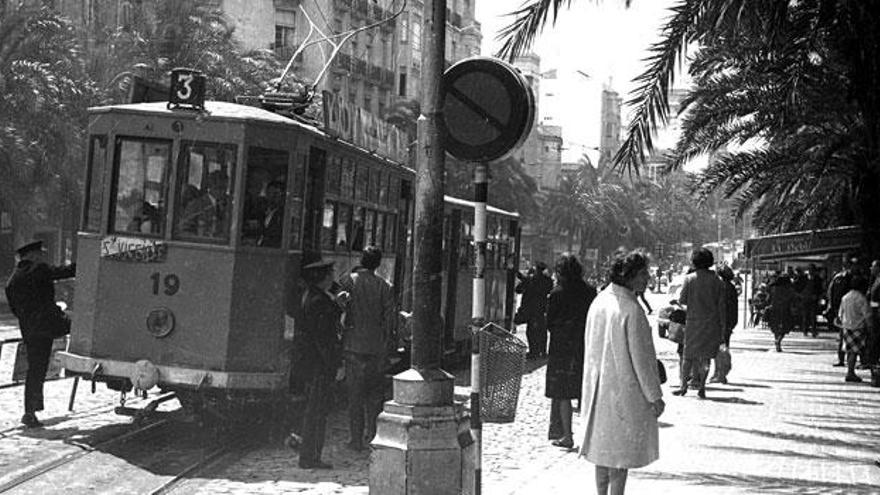 Tranvía en los años 60 en Alicante.