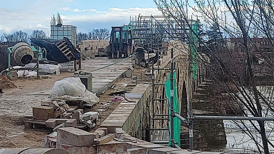 Guarido: “El Puente de Piedra estará para que pasen las procesiones en Semana Santa”