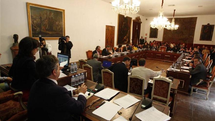 Los convenios nominativos vuelven a encrespar el pleno de la Diputación