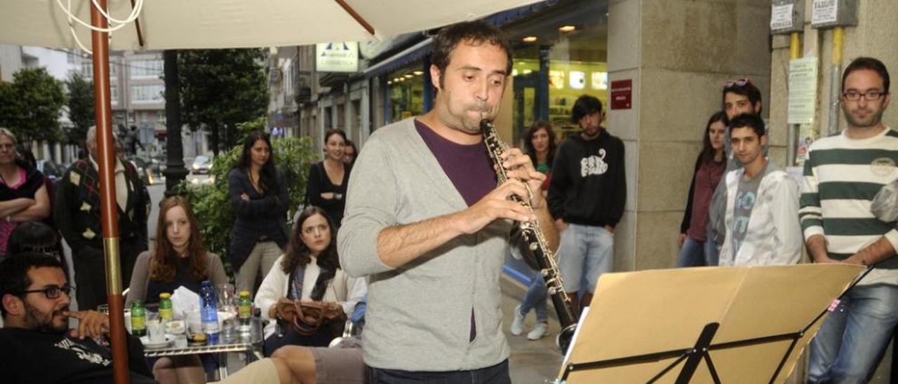 Benxa Otero toca el oboe en un concierto anterior celebrado en Lalín. // Bernabé/Javier Lalín