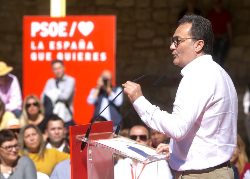 Más de 200 personas asisten al acto de precampaña de Francesc Sanguino celebrado en Las Cigarreres y al que ha asistido la la vicesecretaria general del PSOE, Adriana Lastra