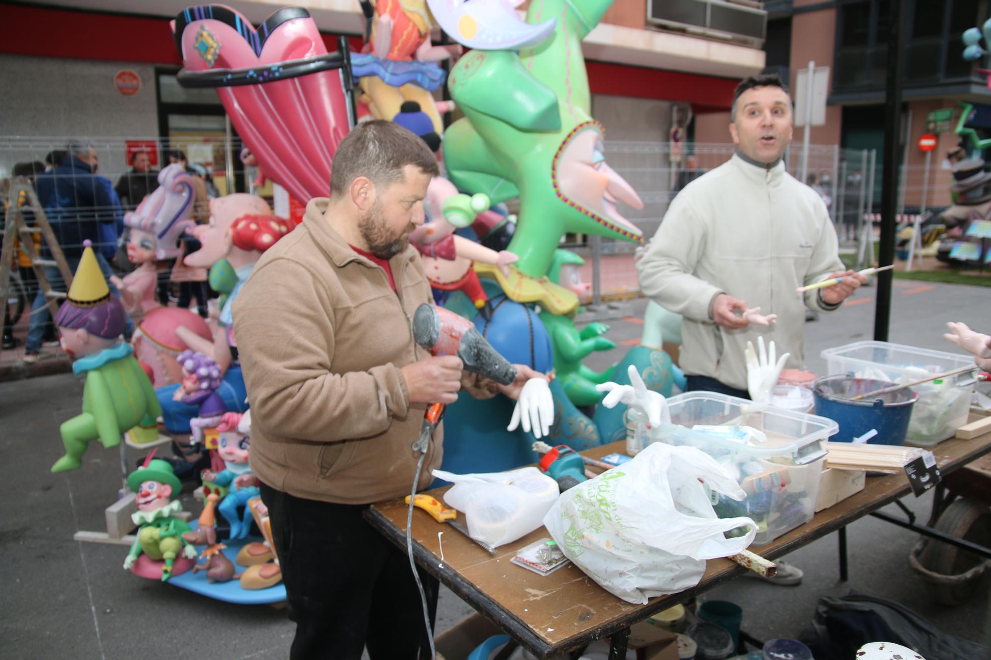 Las mejores imágenes de la 'plantà' de las fallas en Burriana