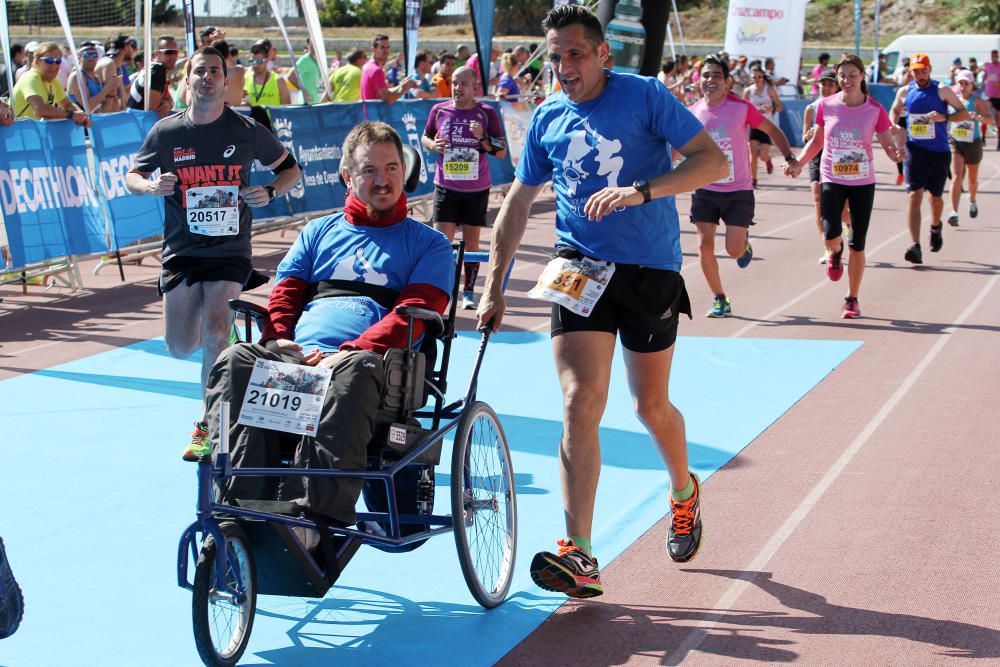 El Mouaziz, del Club Nerja de Atletismo ha vuelto a imponerse en la prueba, que ha alcanzado una participación récord con 7.500 corredores