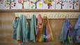 Anar al col·le amb bolquers, pijama o talons de Frozen’: la falta de límits familiars tensa la gestió de l’aula a infantil