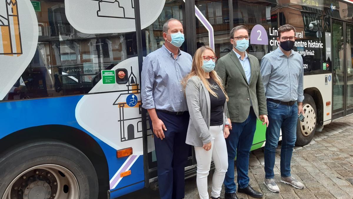 Hila y Noguera participaron en la presentación de las nuevas prestaciones en la plaza de  Cort.