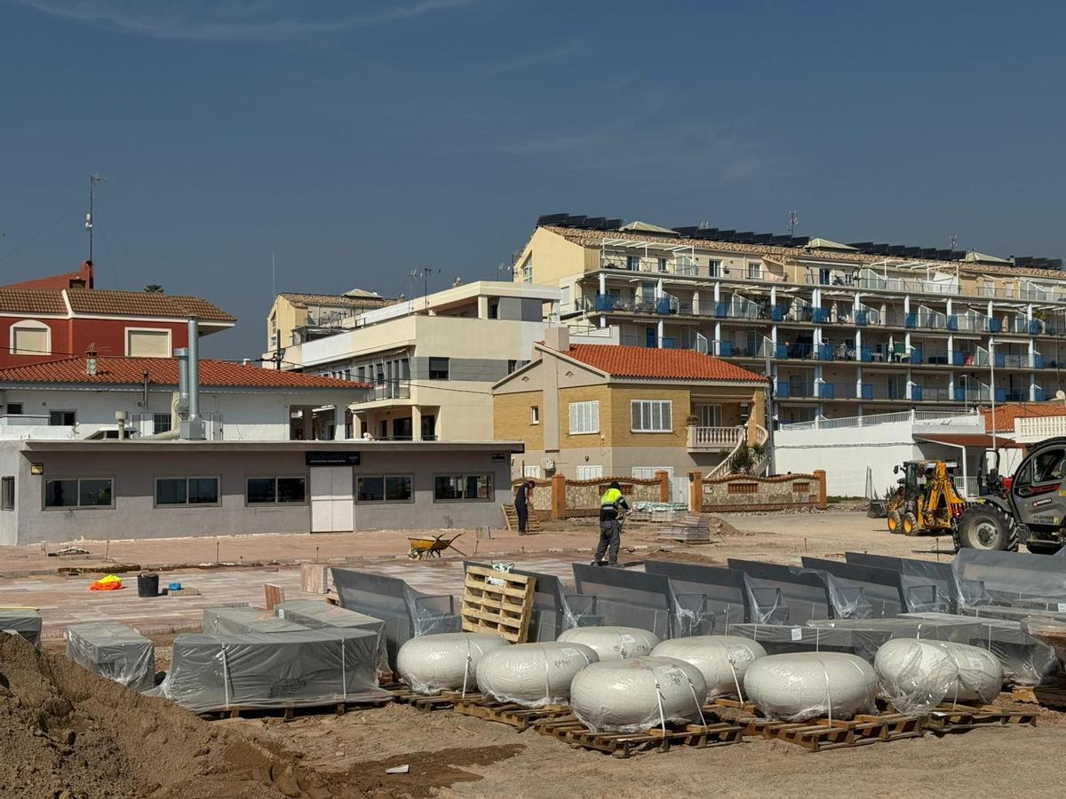 Con la remodelación, este espacio pasará de ser un aparcamiento a convertirse en una amplia plaza peatonal.