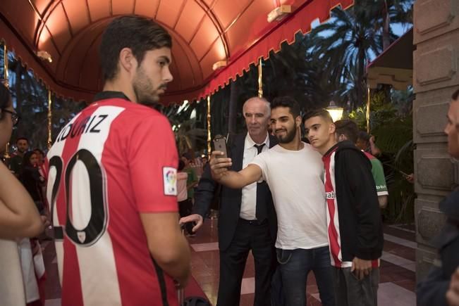 Llegada del Athletic de Bilbao al Hotel Santa ...