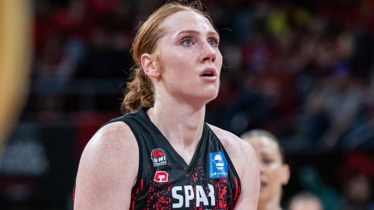 Chloe Bibby, en un partido con el Spar Girona
