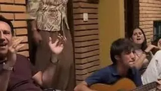 Gerard Piqué se rinde al vídeo viral de una familia que canta un tema de hace una década: "Este contenido tendría que ser de pago"