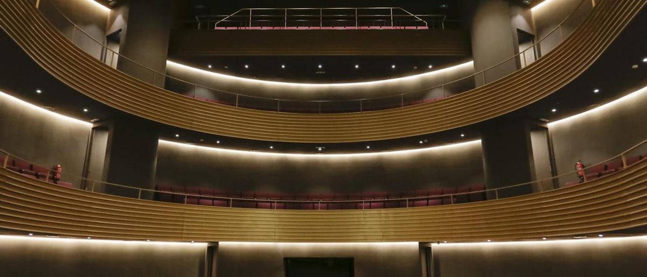 Tras la remodelación, el Teatro María Luisa cuenta con tres plantas y plateas, y está preparado para albergar grandes espectáculos.