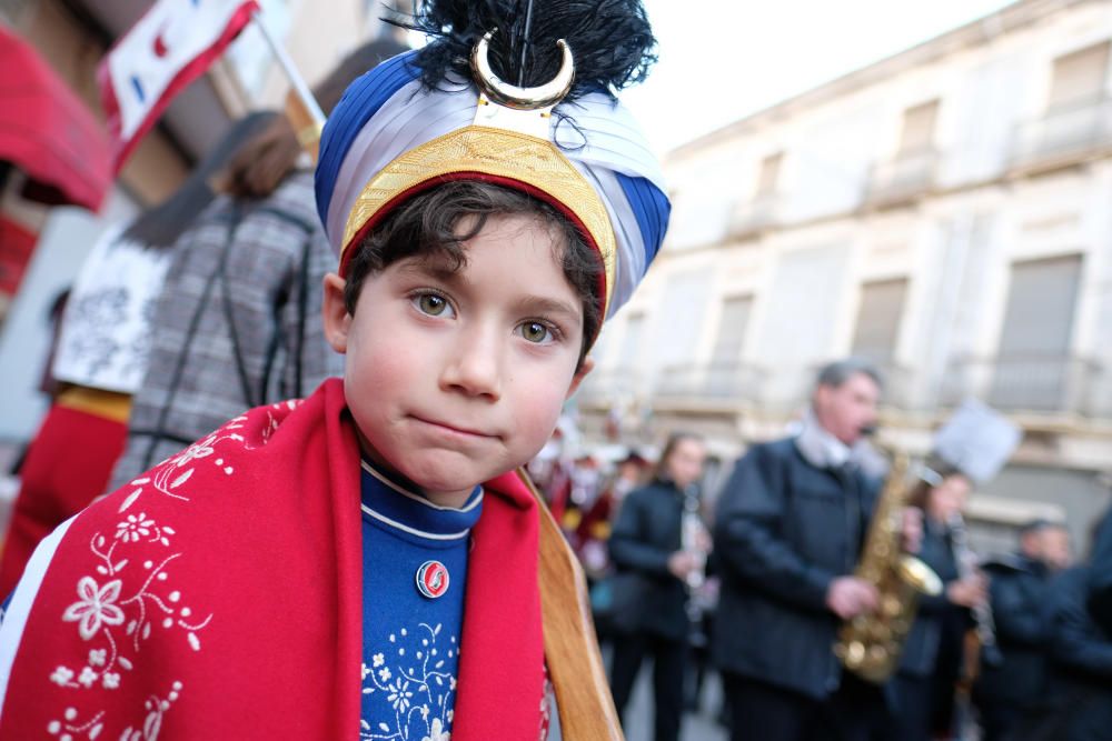 La Entrada y la Retreta abren los Moros y Cristianos de Sax