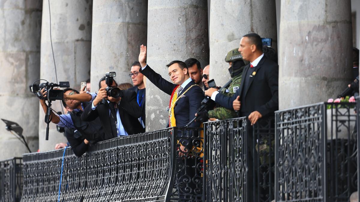 Noboa pide unidad y dejar atrás viejos esquemas políticos tras asumir el cargo de presidente de Ecuador.