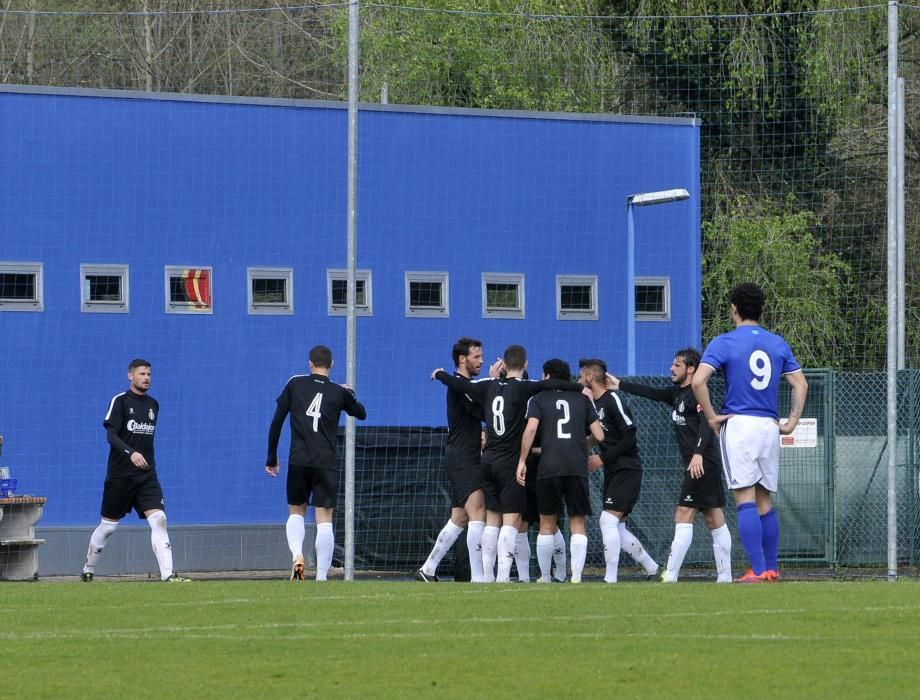 El partido entre el Oviedo B y el Avilés, en imágenes