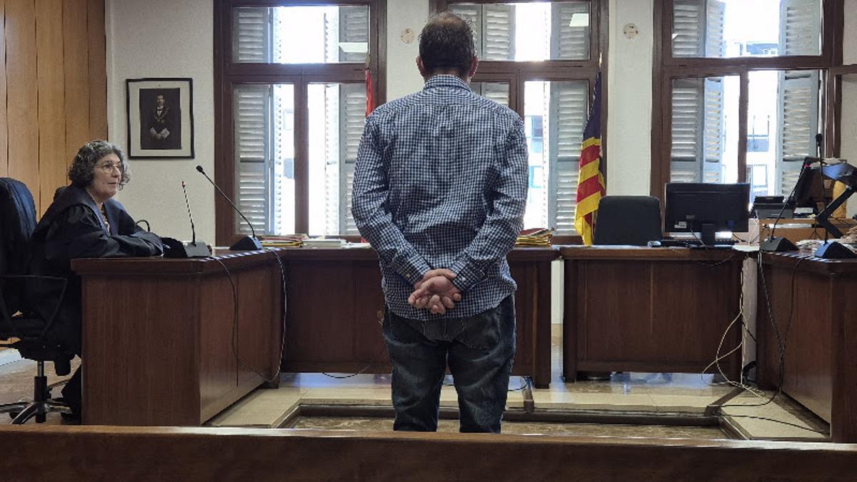 El exhibicionista condenado durante el juicio celebrado en Vía Alemania.