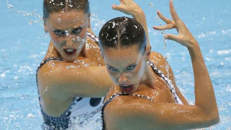 Ona Carbonell junto a Andrea Fuentes en los Juegos de Londres.