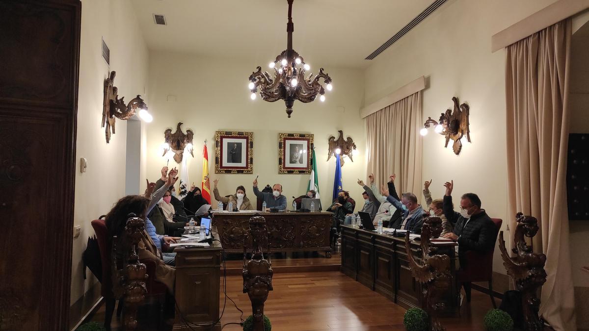Votación de los miembros de la Corporación municipal aguilarense.