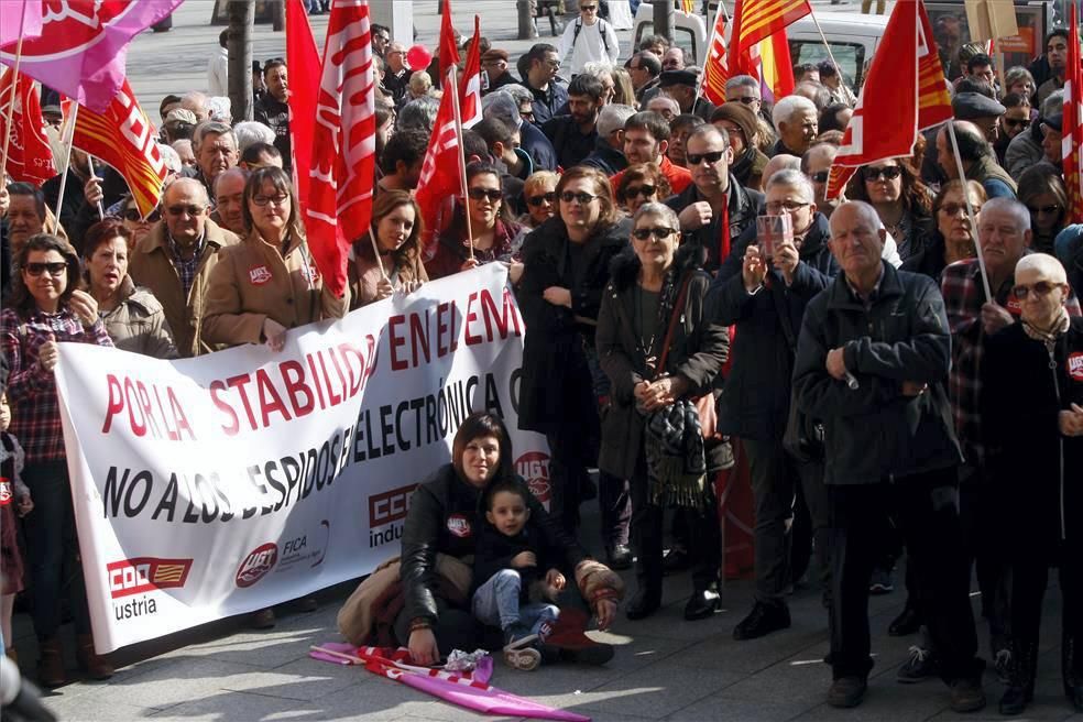 Protesta en Zaragoza contra la caída de los salarios