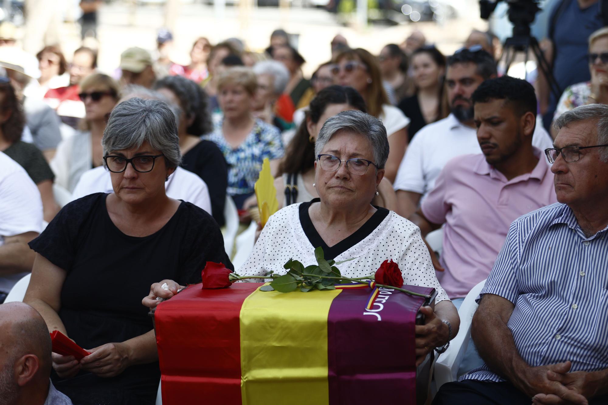 Entrega de restos a cuatro familias de los fusilados por el franquismo de la fosa 126 de Paterna