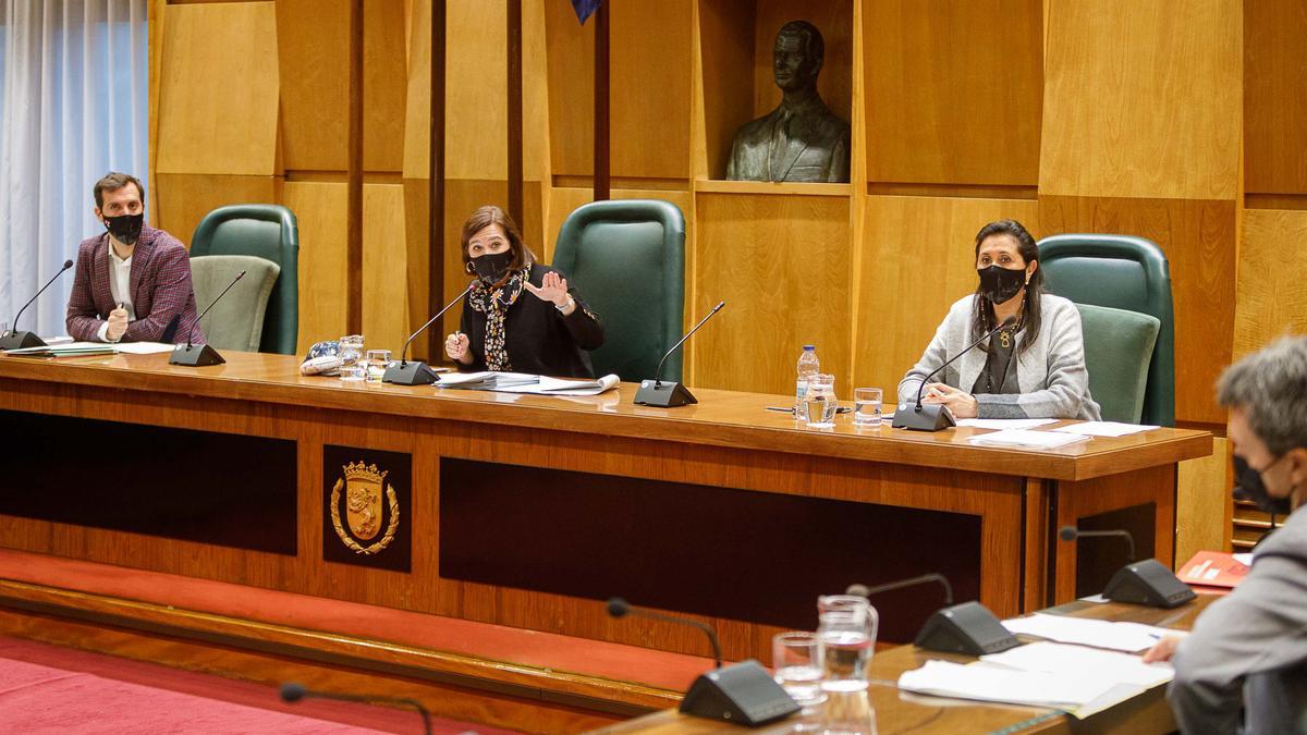 Sara Fernández, en un momento de la Comisión de Cultura de esta mañana.