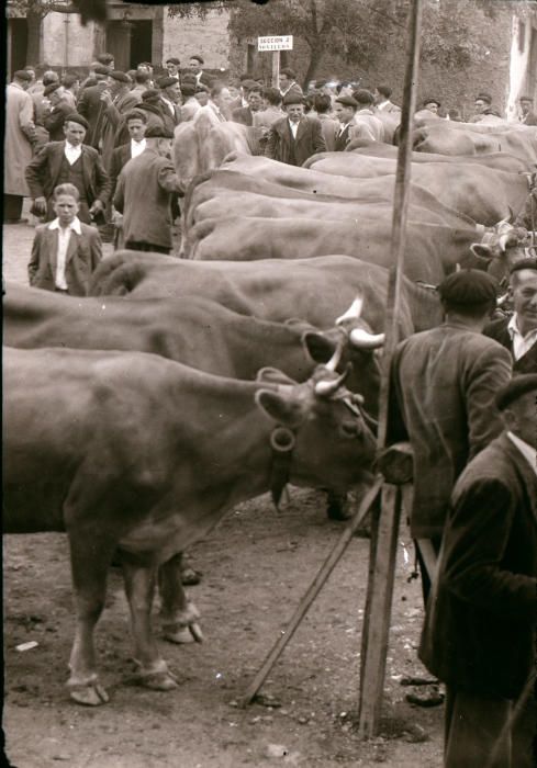 El Muséu del Pueblu d'Asturies publica el legado fotográfico de Julio Fernández Lamuño