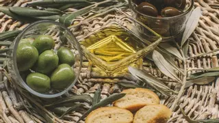 Ni vino ni cerveza: ahora las catas de moda son de aceite de oliva y este pueblo de Córdoba es uno de los mejores sitios para probarlas