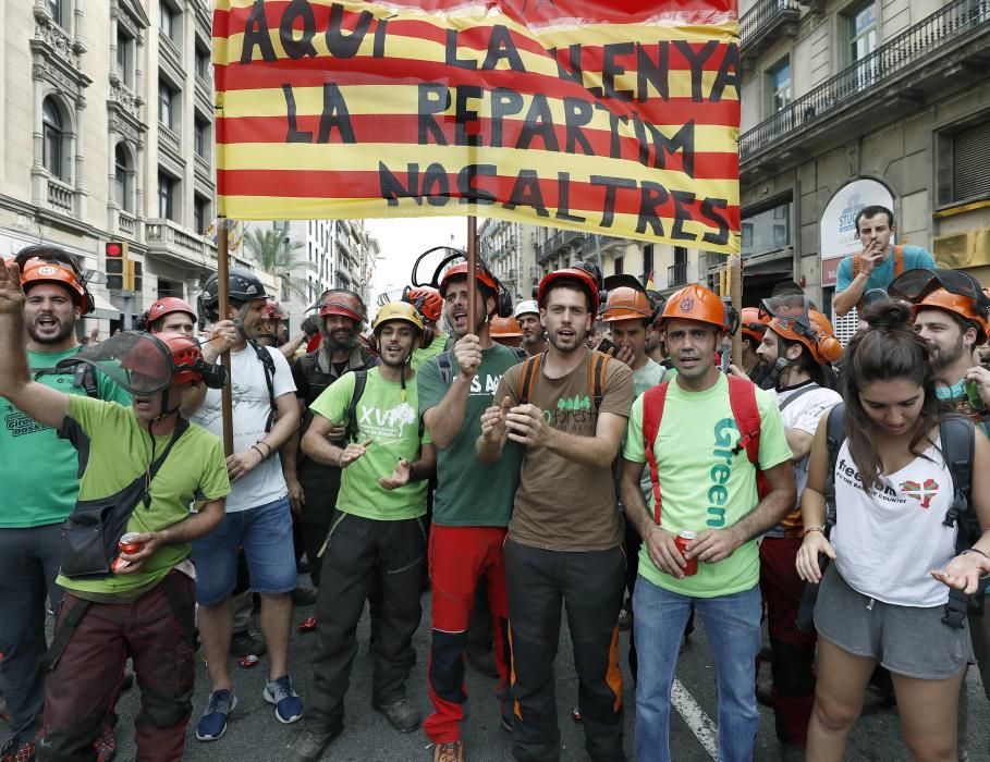 Manifestacions multitudinàries a Barcelona per la vaga general del 3-O
