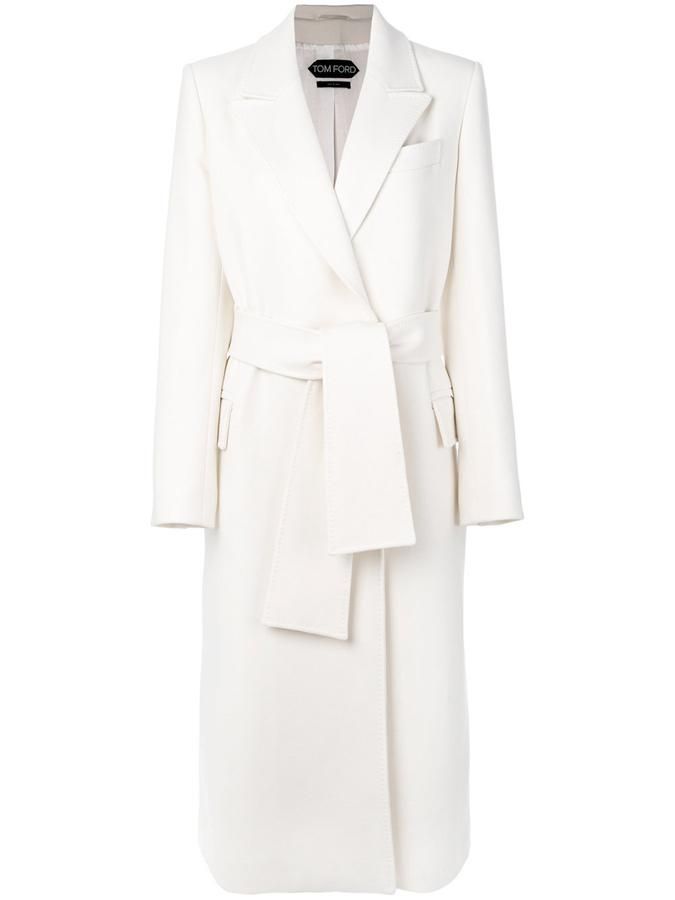 Abrigo blanco con cinturón, de Tom Ford