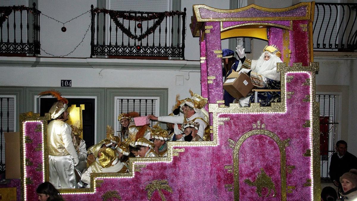 Sus Majestades reparten ilusión en Monesterio