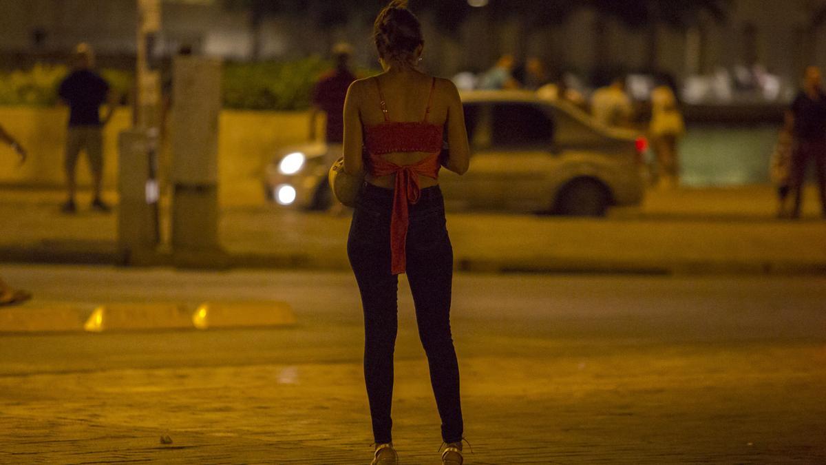 El abordaje de la prostitución no tiene una respuesta única en el feminismo, los partidos políticos ni las legislaciones europeas.