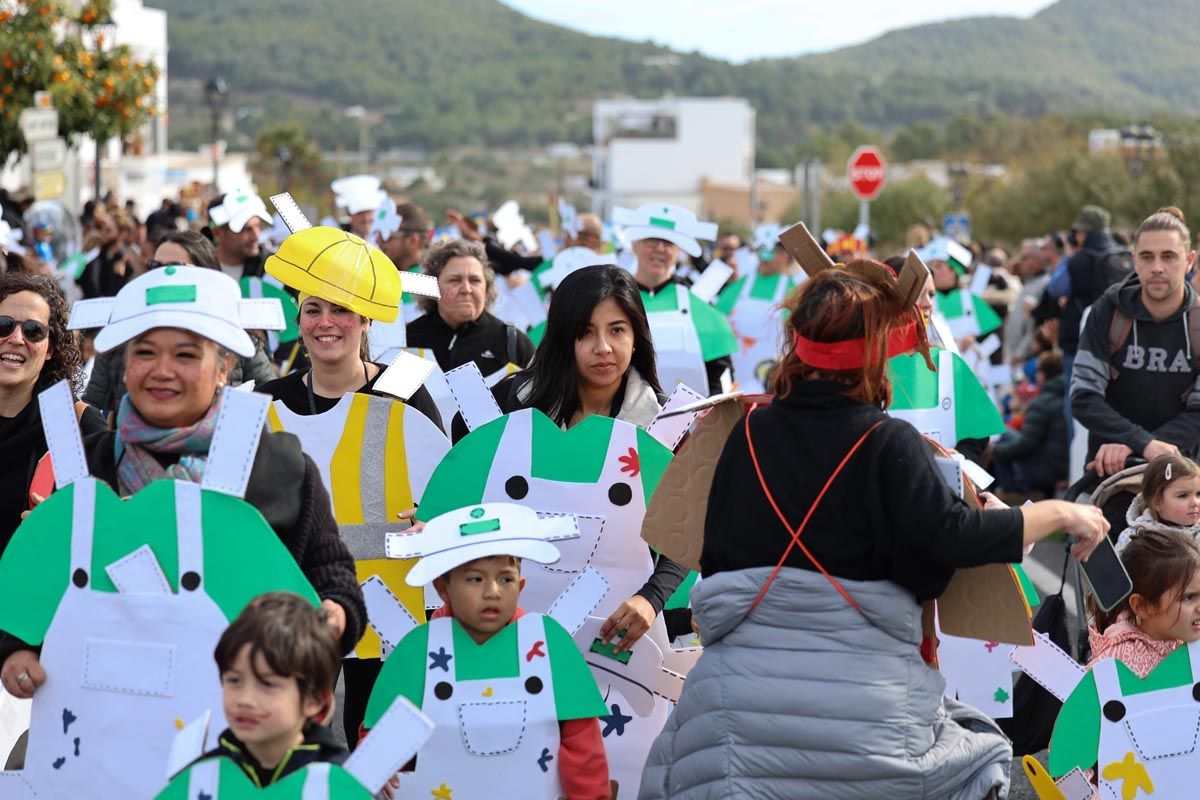 Todas las imágenes de la rúa de carnaval de Sant Josep