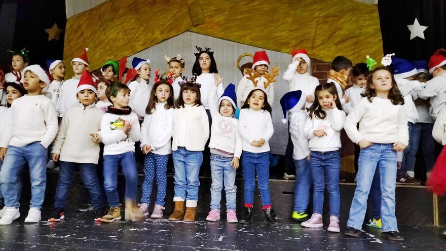 El tradicional Festival Infantil de ‘El Llano’ abre oficialmente la Navidad de Monesterio
