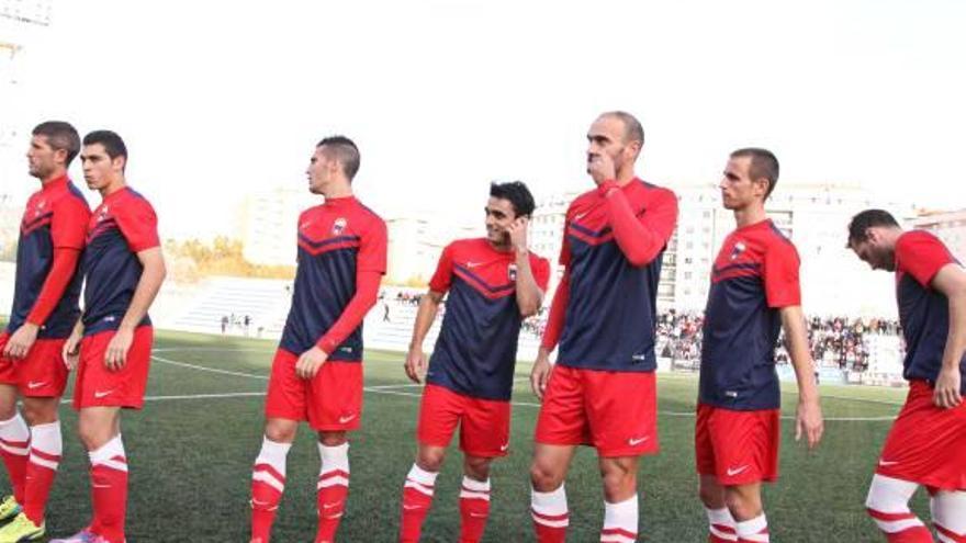 La plantilla del Deportivo Eldense no pudo entrenar ayer por falta de ropa