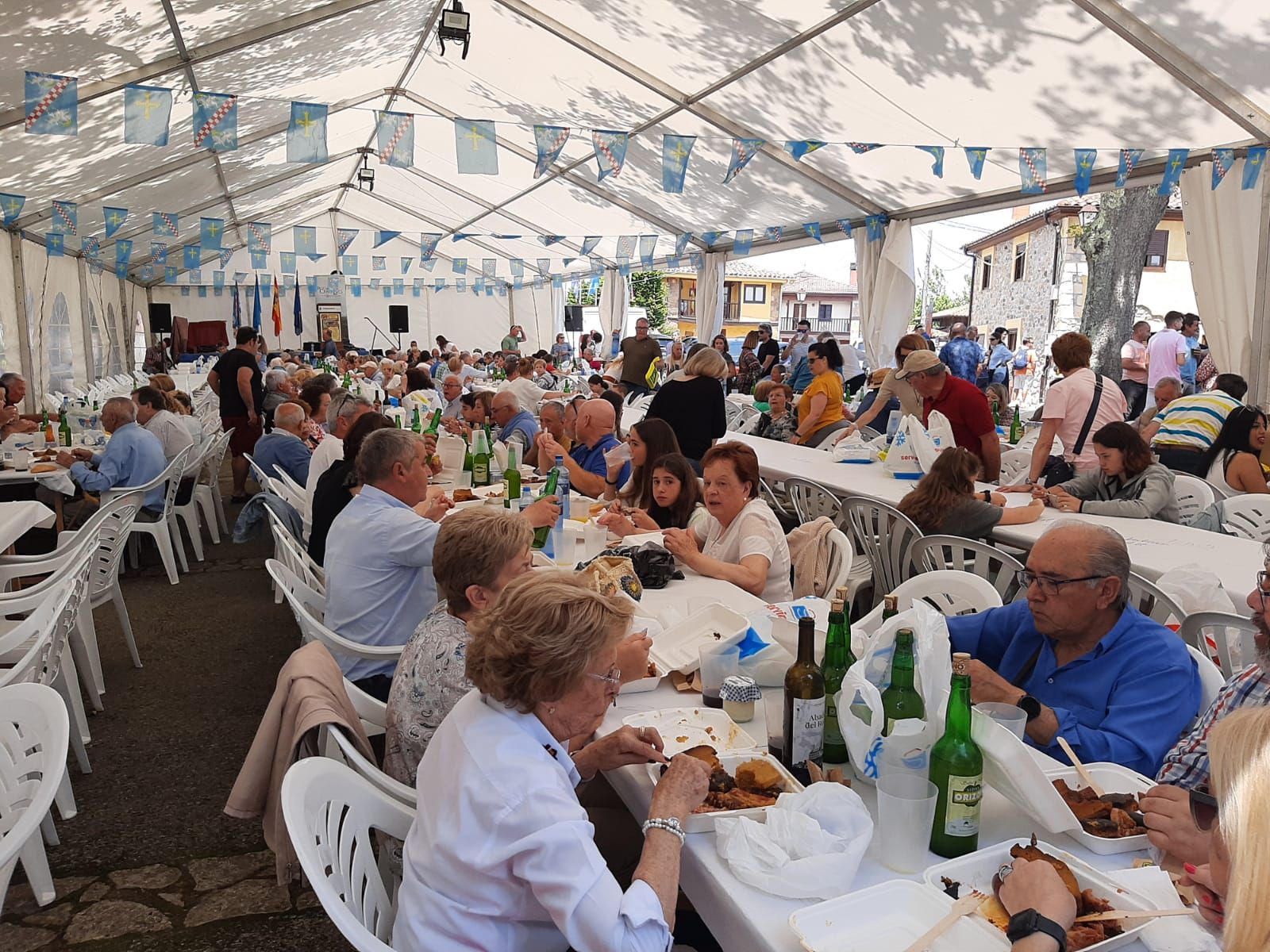 Torazu se come hasta las migas en el Festival de la Boroña de Forna