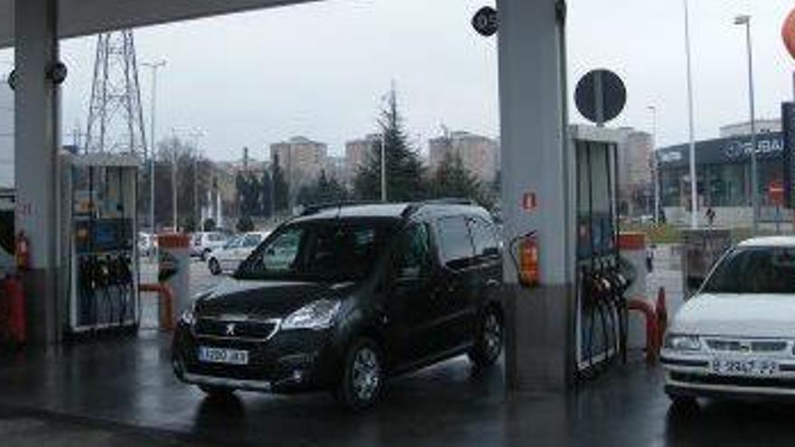 El preu dels carburants manté la seva escalada a les portes del pont d&#039;agost