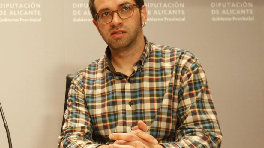 Paco Esteve i Beneito gana el Premi de la Crítica en narrativa