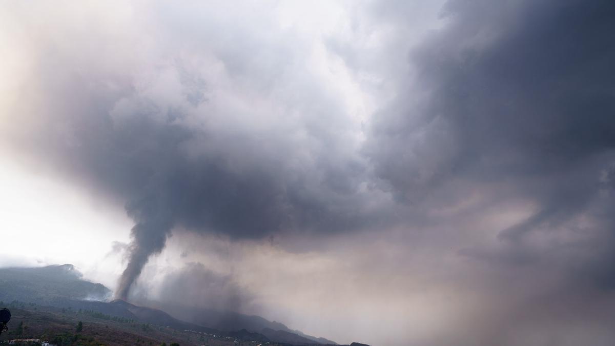 El volcán de La Palma en su cuarto día.