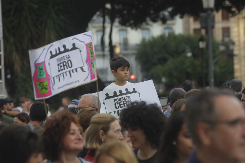 Manifestación de Pobresa Zero en València