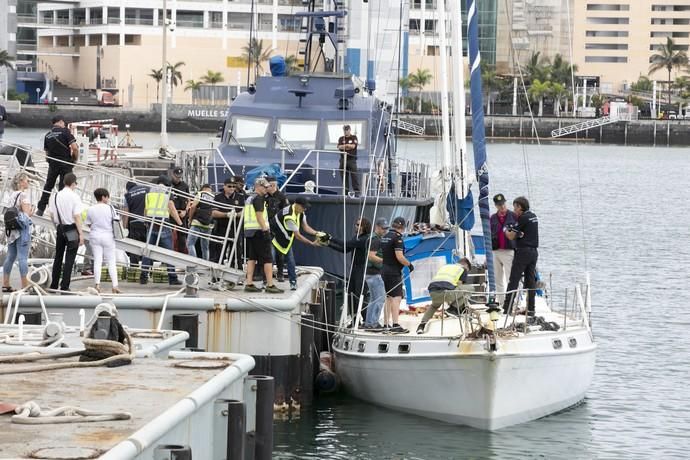 Interceptan un narcovelero con 800 kilos de coca