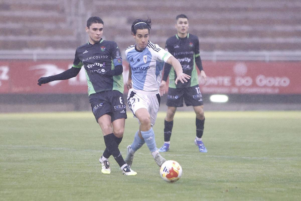 David Rosón, durante el partido contra el CD Boiro.