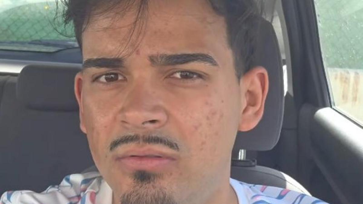Víctor, el joven que desató el debate en redes sobre el costo de las multas de aparcamiento en Ibiza.