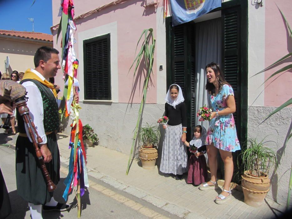 El Fadrí Major de Moscari corteja a las solteras en honor a la patrona Santa Anna