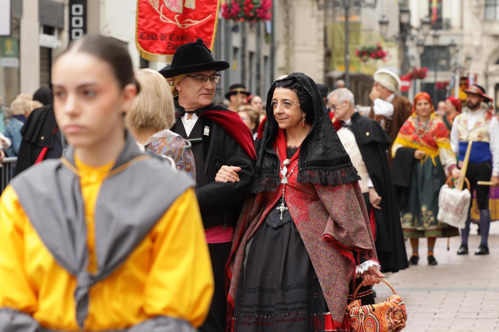 La Ofrenda de Frutos brilla un año más por el centro de Zaragoza
