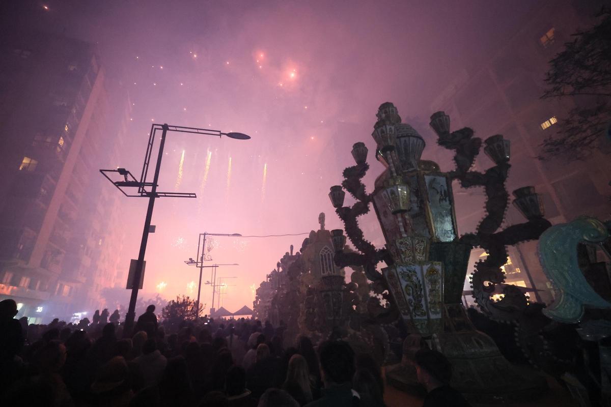 Galería: La Encesa de les Gaiates ilumina Castelló