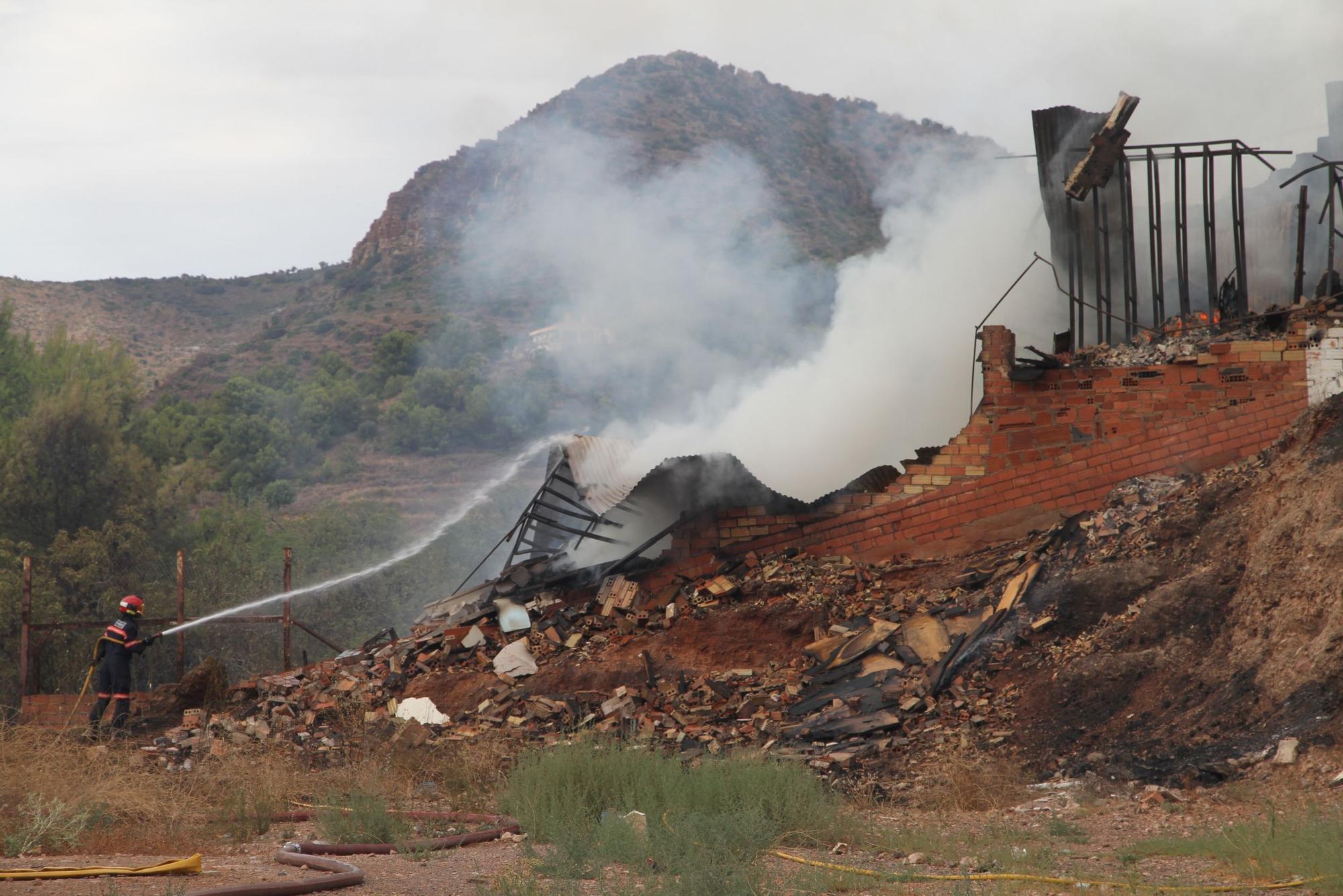 Incendio en el barranc de l'Horteta de la Vall